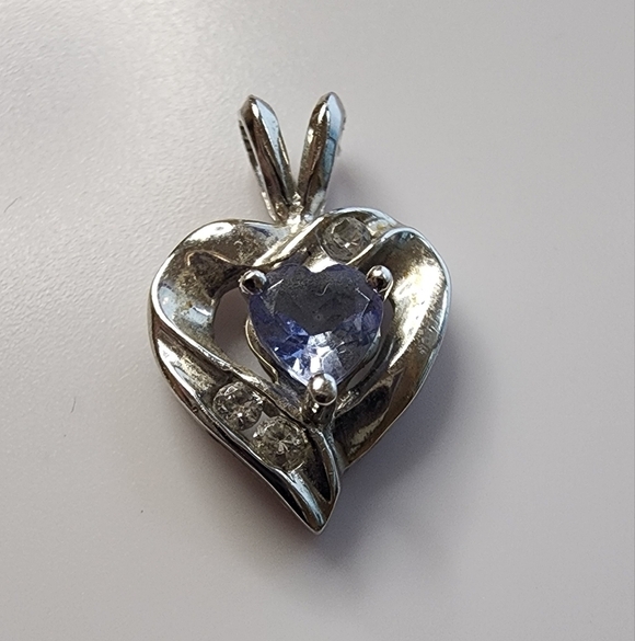 10k White Gold Tanzanite and CZ Heart Pendant - Picture 2 of 10